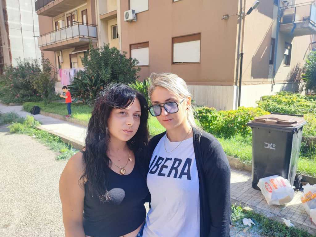 Tania Vizzari e Francesca Parisi (abitazione via Padova, Messina)