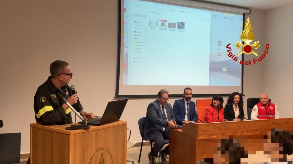 Vigili del fuoco al Palacultura di Messina per la Settimana della Protezione civile