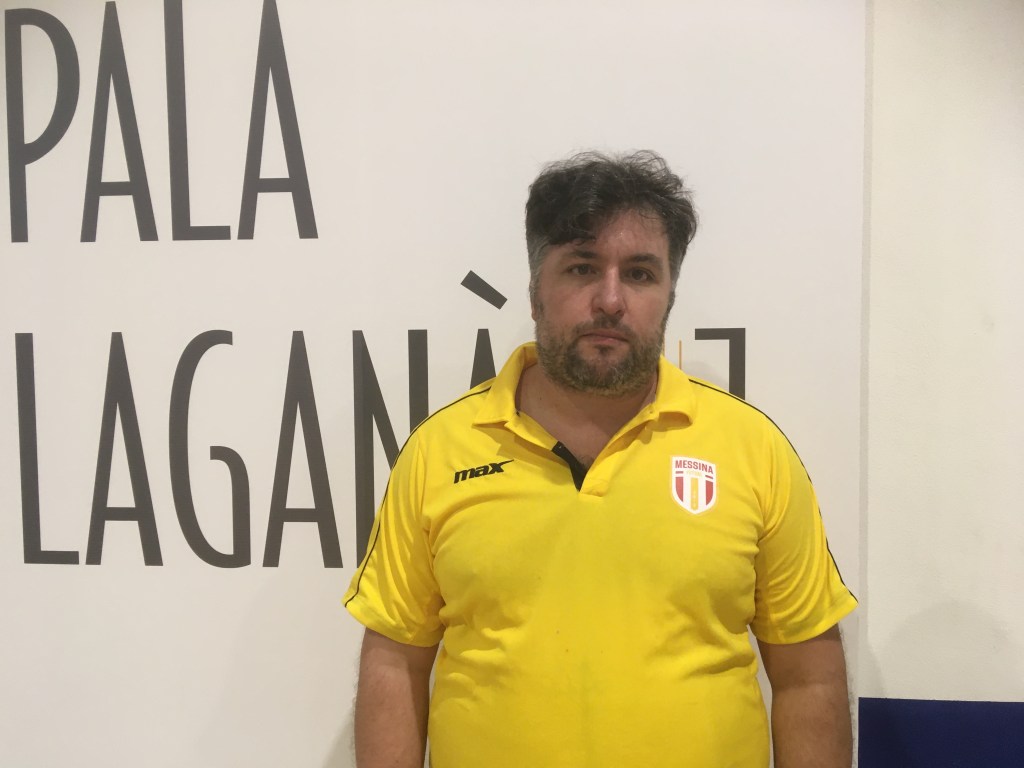l'allenatore Salvatore Battiato del Messina Futsal