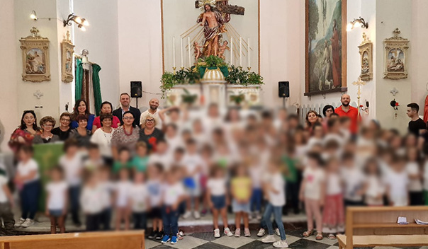 Alunni e insegnanti con il sindaco Laudini