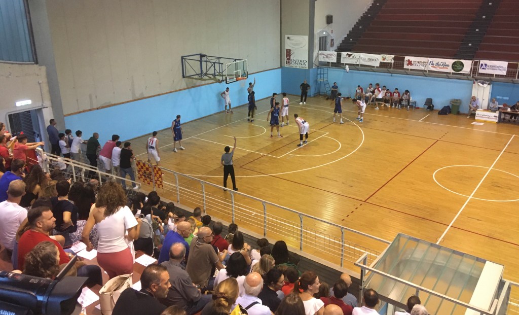 azione di gioco al pala tracuzzi