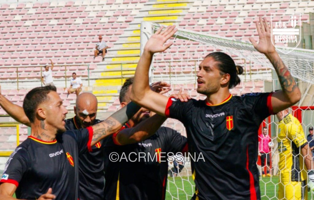 esultanza dopo il gol del messina