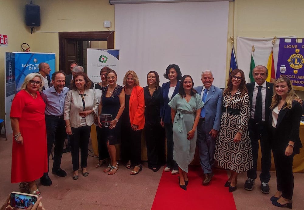 Organizzatori e partecipanti del convegno sull'obesità a S. Teresa di Riva