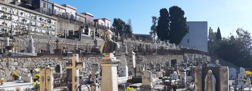 Tombe in un cimitero di Messina