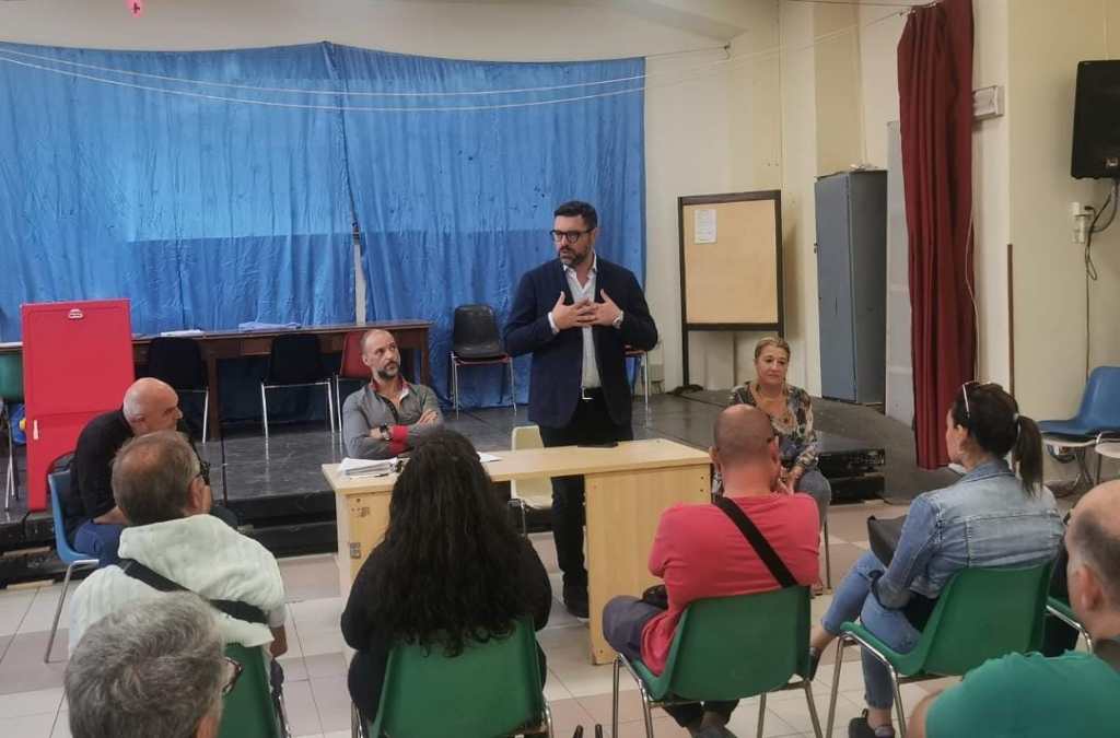 Il deputato regionale Antonino De Luca ha incontrato al Don Orione di Messina i rappresentanti della Cooperativa Faro 85 ed i familiari dei disabili psichici che usufruiscono delle cure degli operatori che lavorano in questa struttura e che sono senza stipendio da alcuni mesi