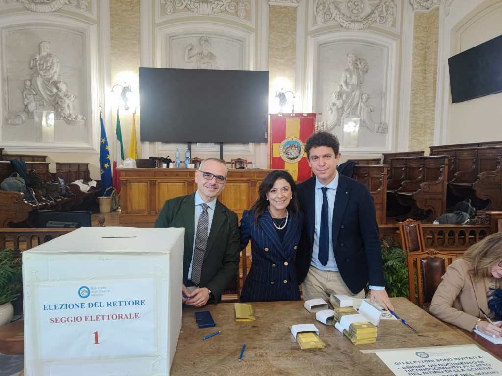 La professoressa Cinzia Ingratoci e altri due suoi colleghi, seggio 1 UniMe