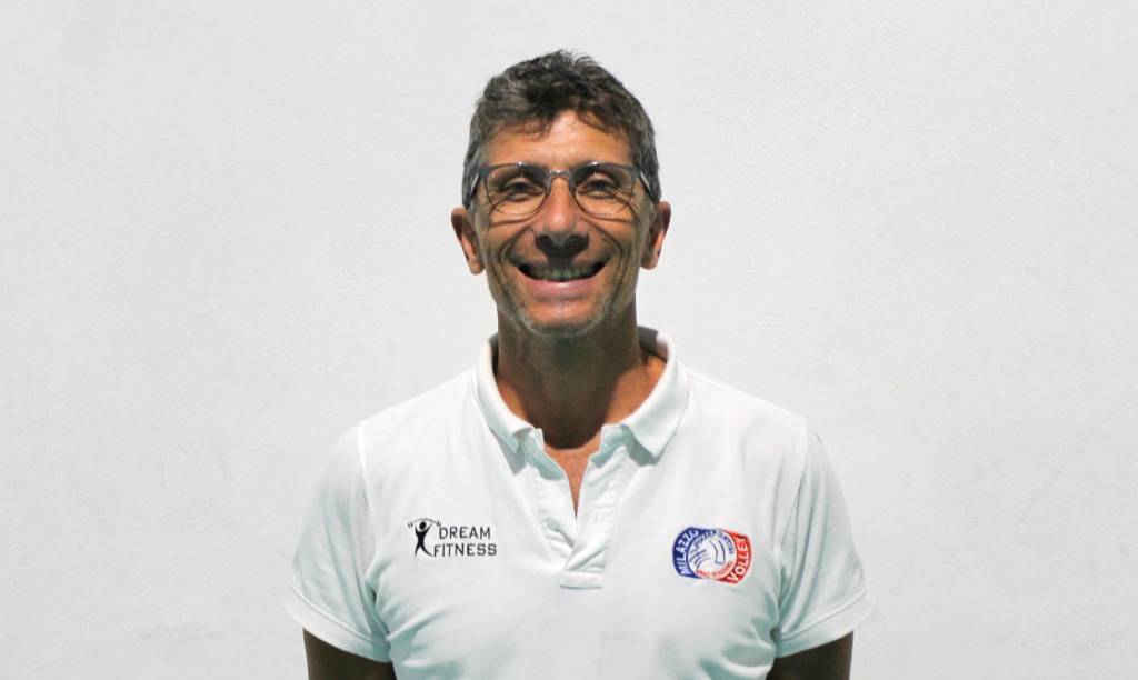 coach mauro maccotta in maglia nino romano