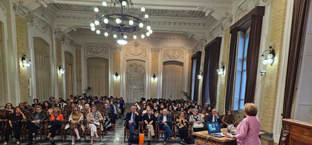 Platea "Comunicare la cultura"