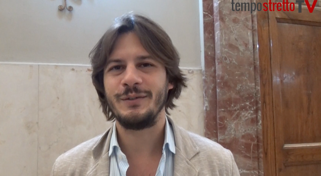 alfredo finanze durante l'intervista