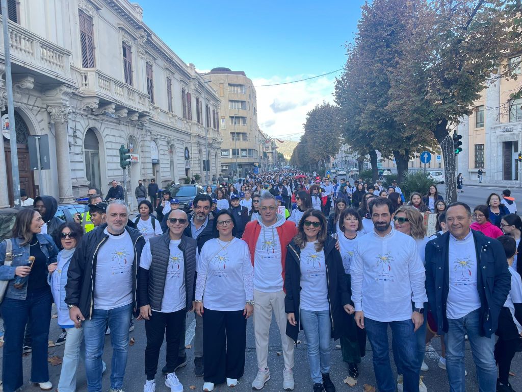 corteo-25-novembre-Me-magliette