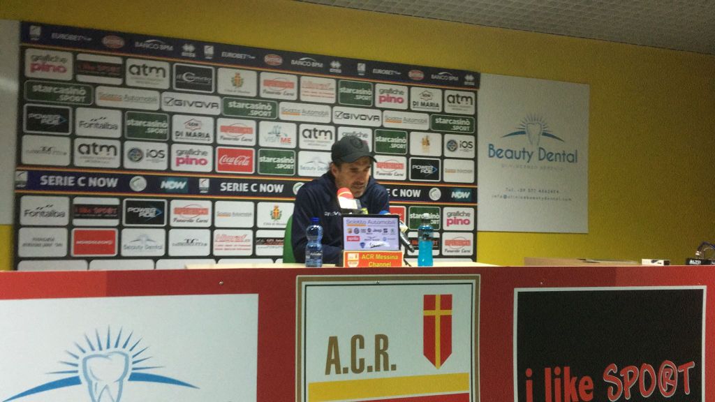 allenatore pagliuca della juve stabia in conferenza stampa