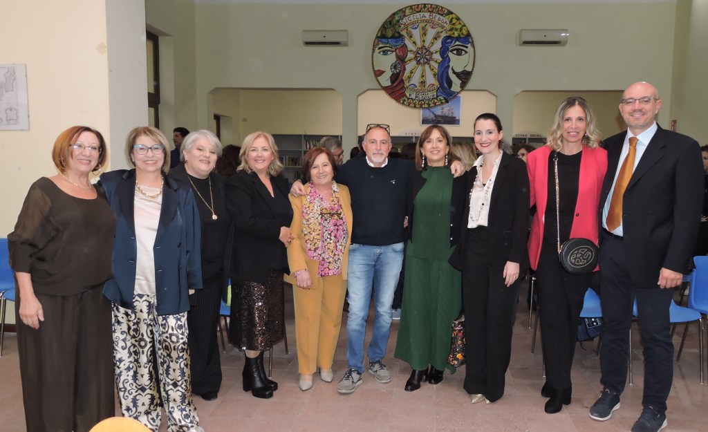 Socie fondatrici e ospiti durante la cerimonia di presentazione