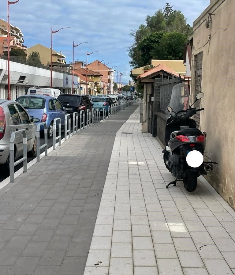 Moto su marciapiede a S.Agata