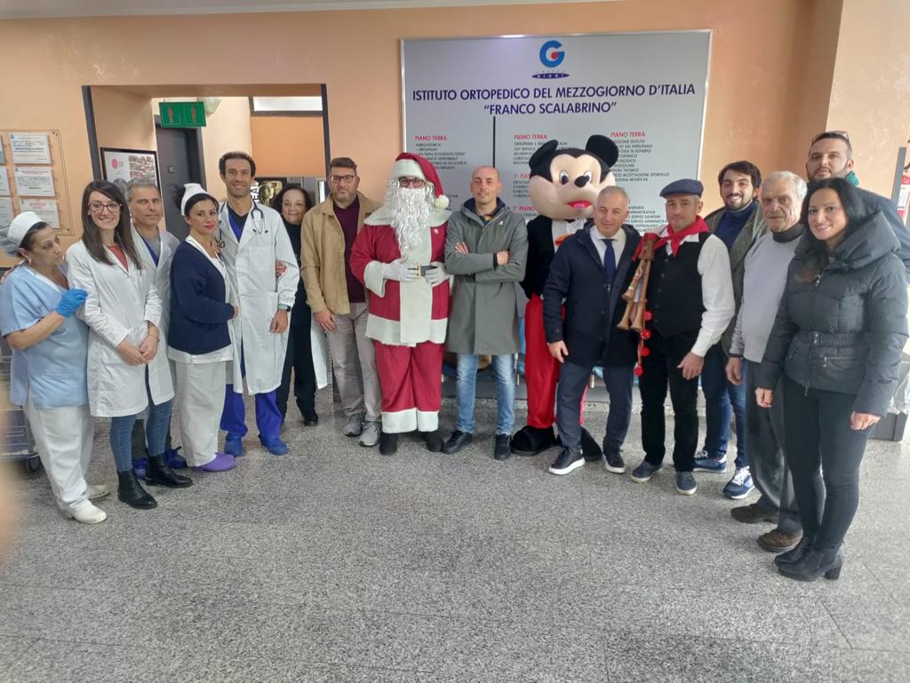 Babbo Natale in corsia con la VI Municipalità