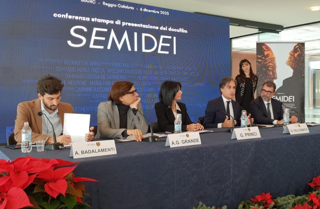 presentazone semidei