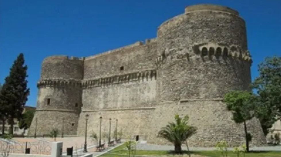 castello aragonese
