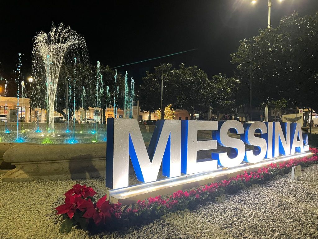 Fontana di piazza della Repubblica a Messina