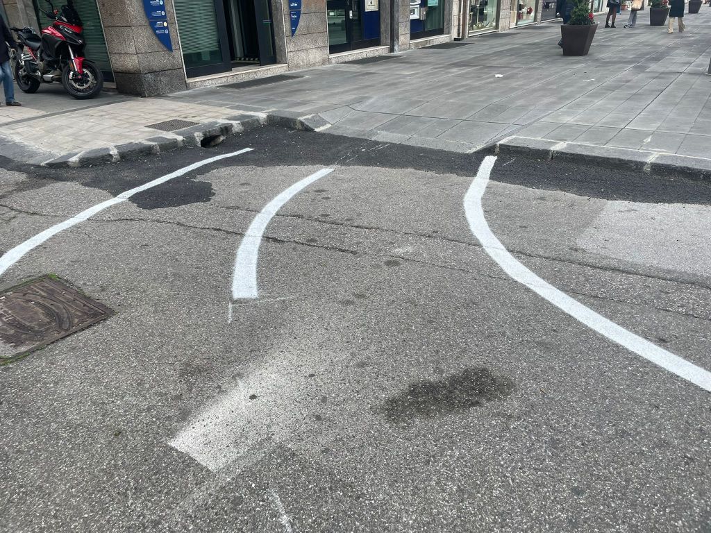 pista ciclabile piazza cairoli