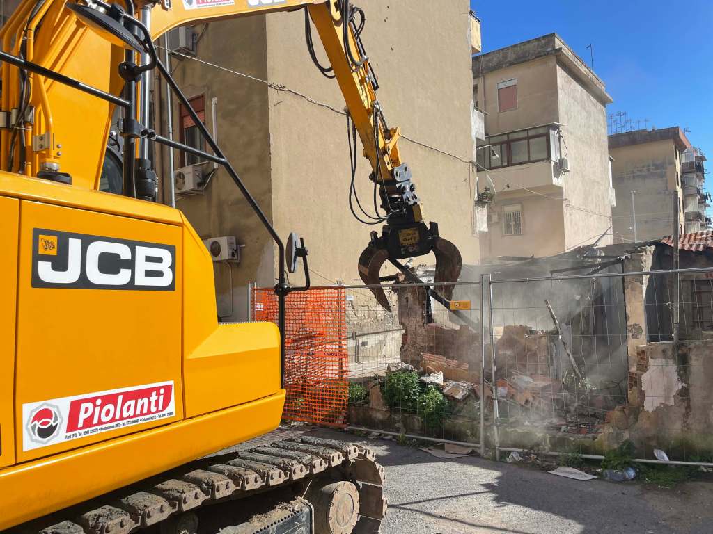 demolizione baracche camaro