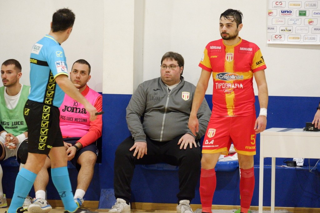 Ingresso in campo di Antonino D'Angelo