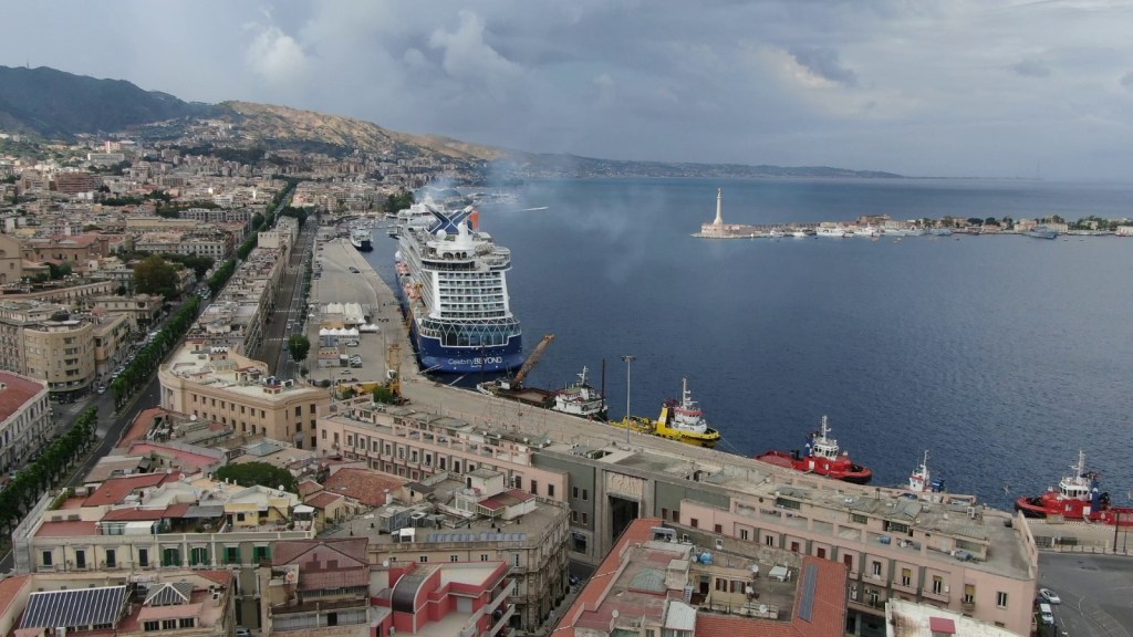 Messina, il porto e il mare, foto di ,Matteo Arrigo