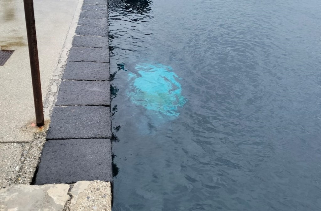 auto in mare porto di tremestieri