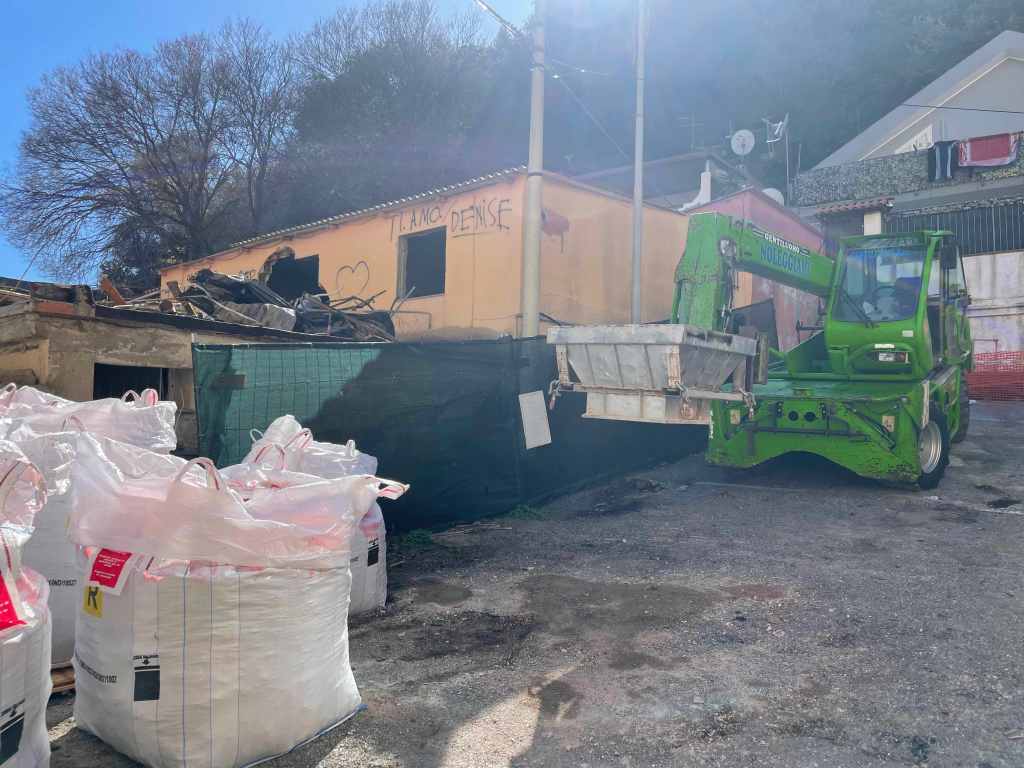 demolizioni baracche camaro