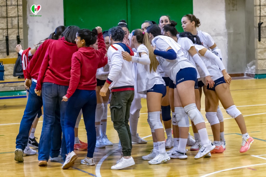 nino romano si abbraccia