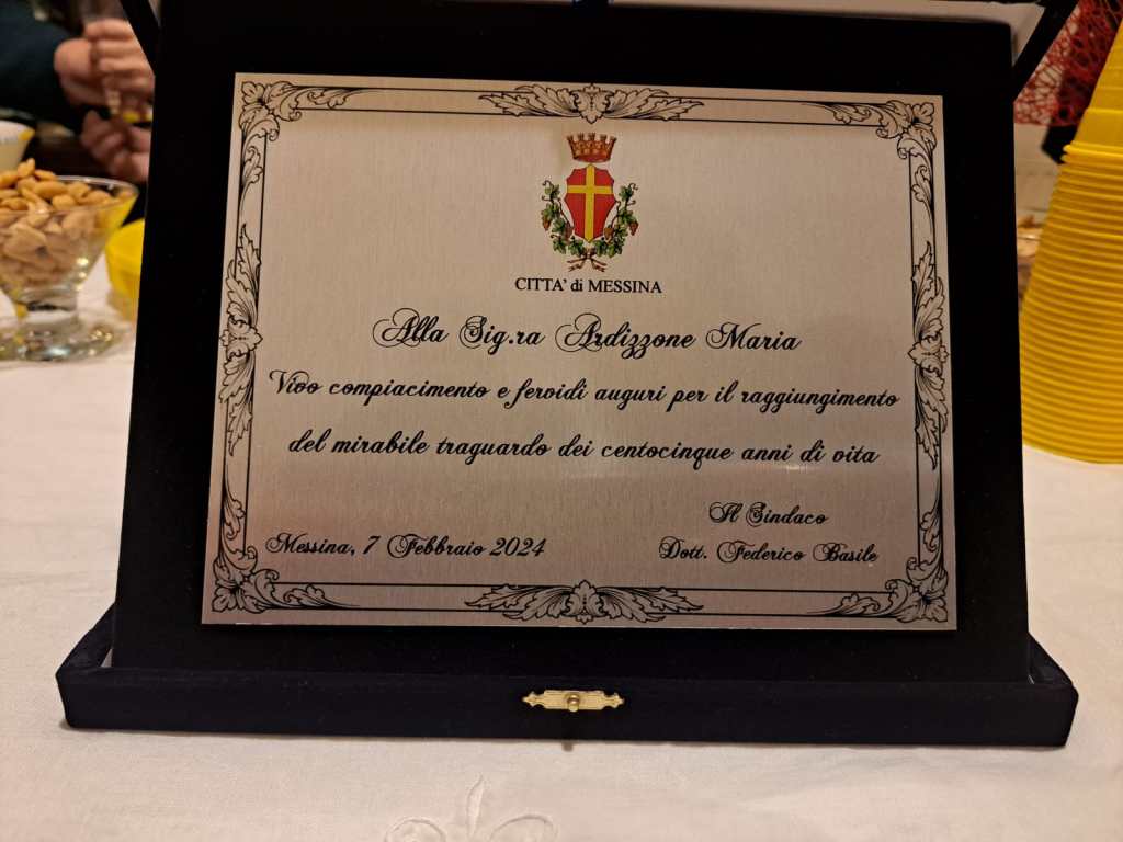 Targa per i 105 anni della signora Maria Ardizzone a Messina