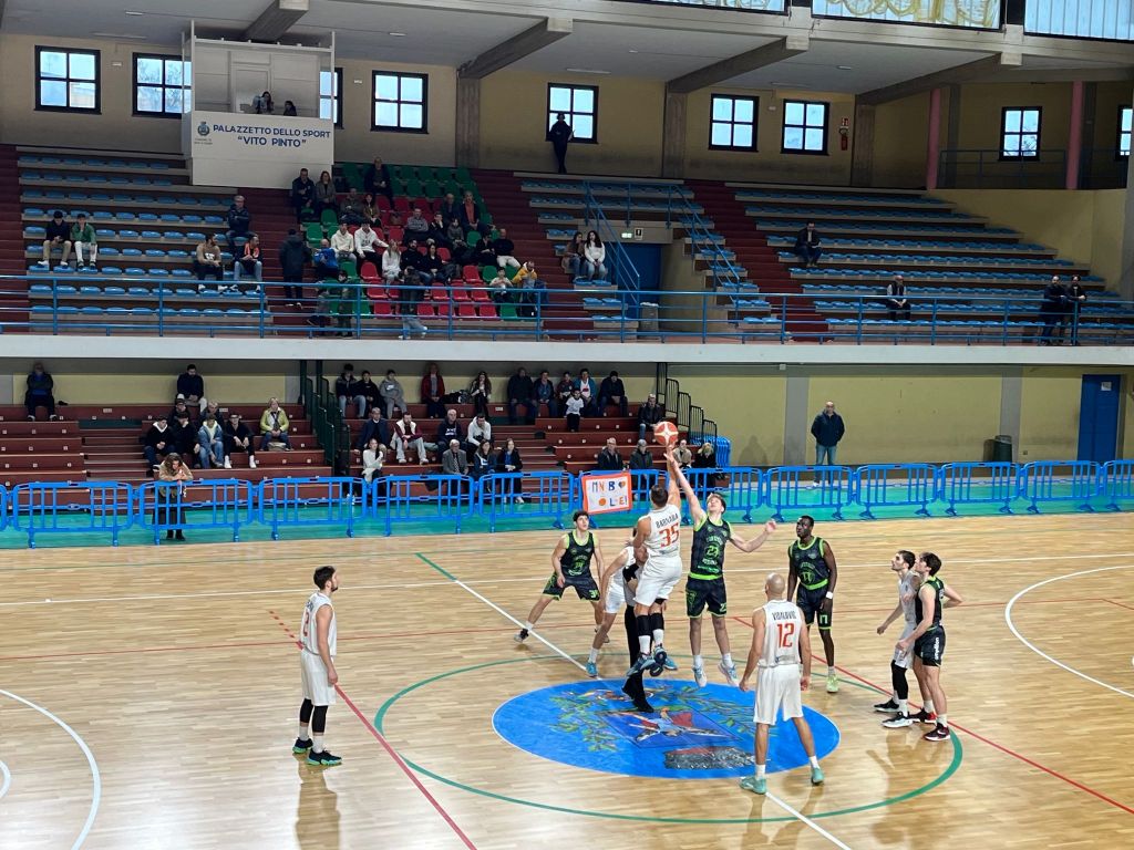 palla a due tra mola e fortitudo