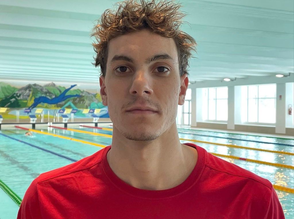 davide marchello in piscina