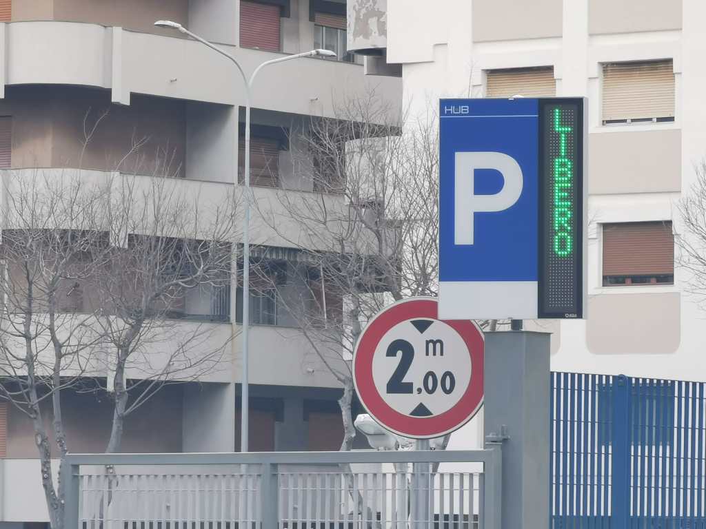 parcheggio fosso di via la farina
