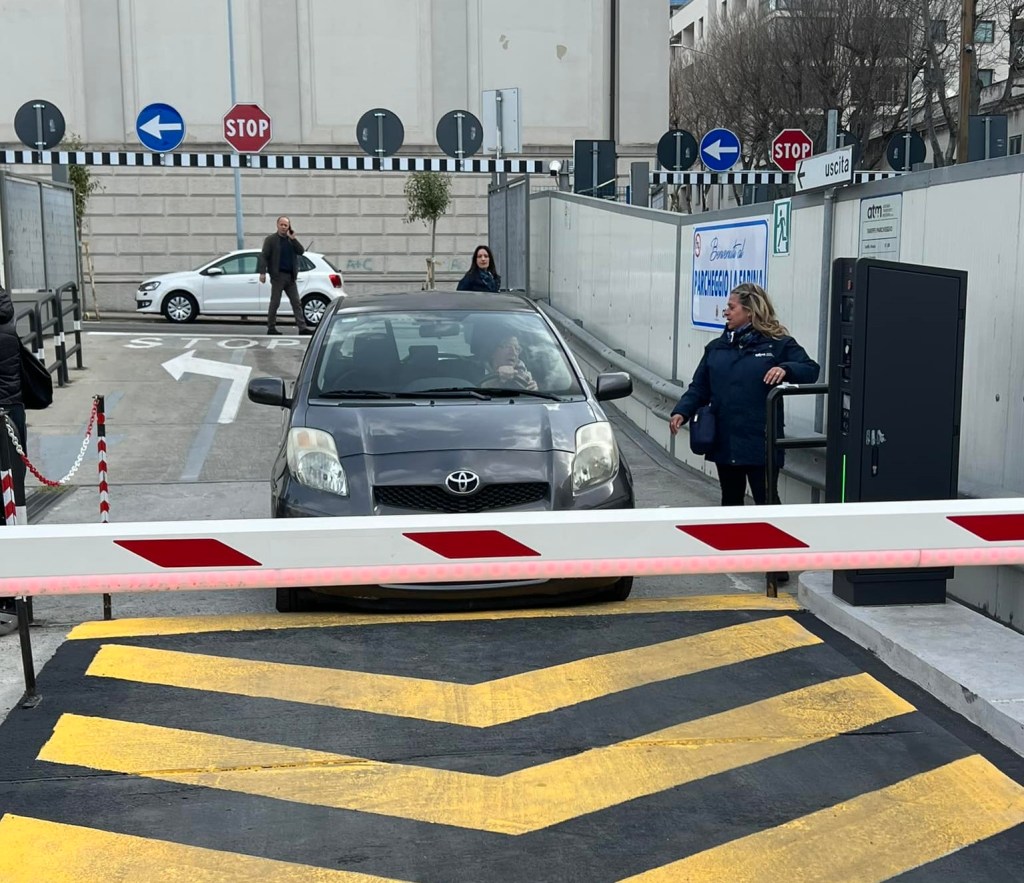 parcheggio fosso di via la farina