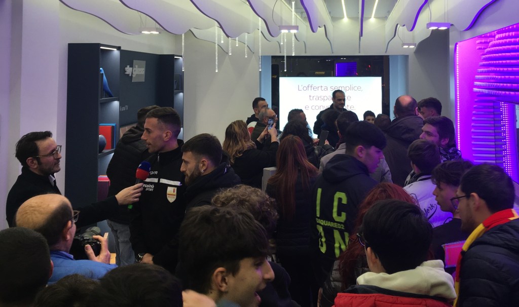 incontro tra tifosi e calciatori del messina nel punto sky