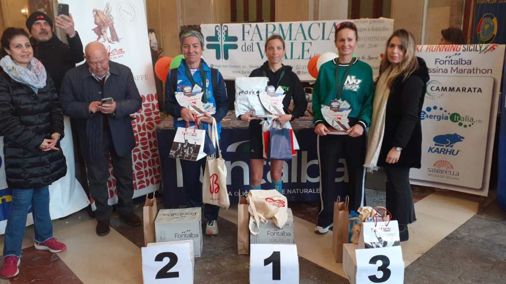il podio della maratona femminile