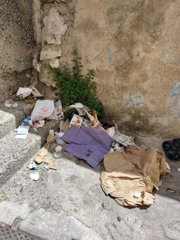 Strade sporche a Messina