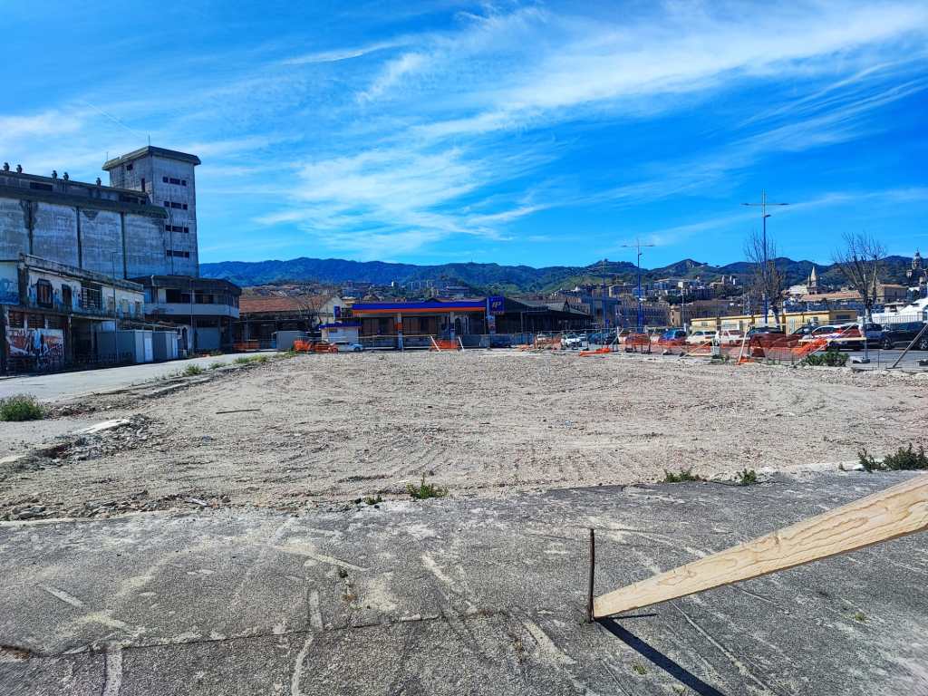 Casa del portuale ed ex Sylos Granai 