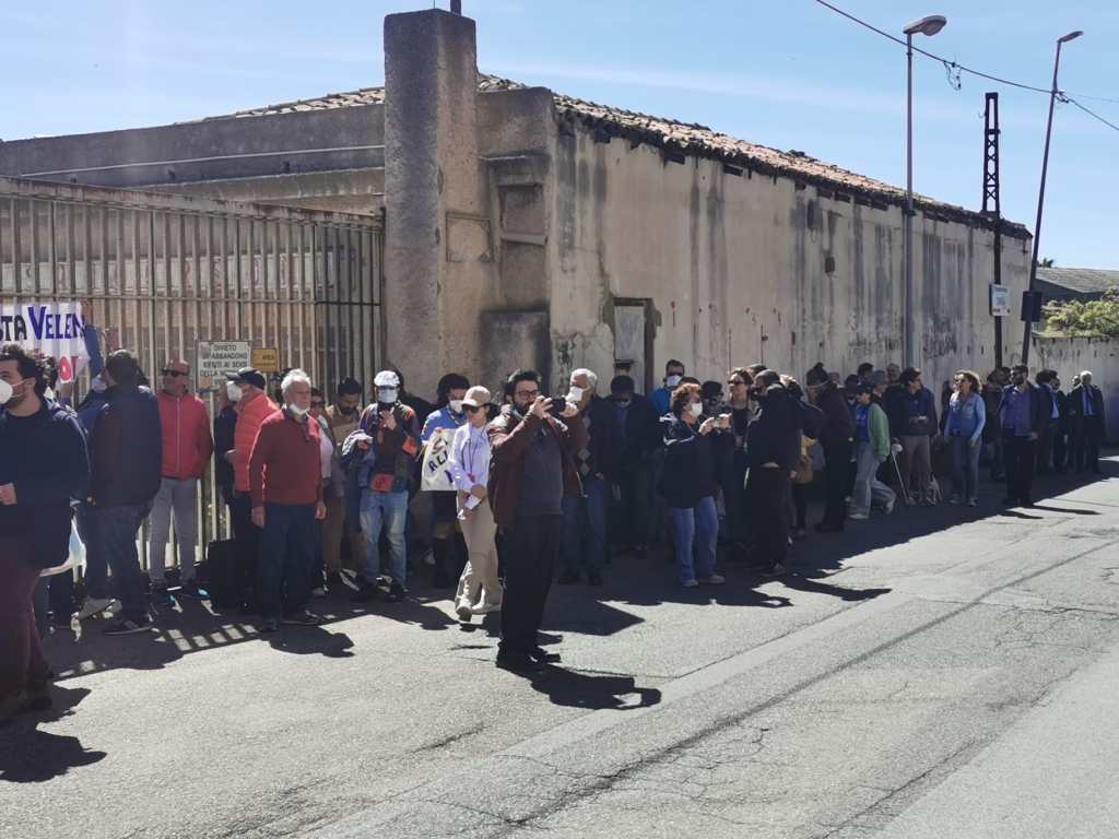 Manifestazione per ex Sanderson