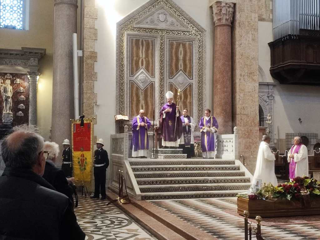 Monsignor Di Pietro, funerali Providenti