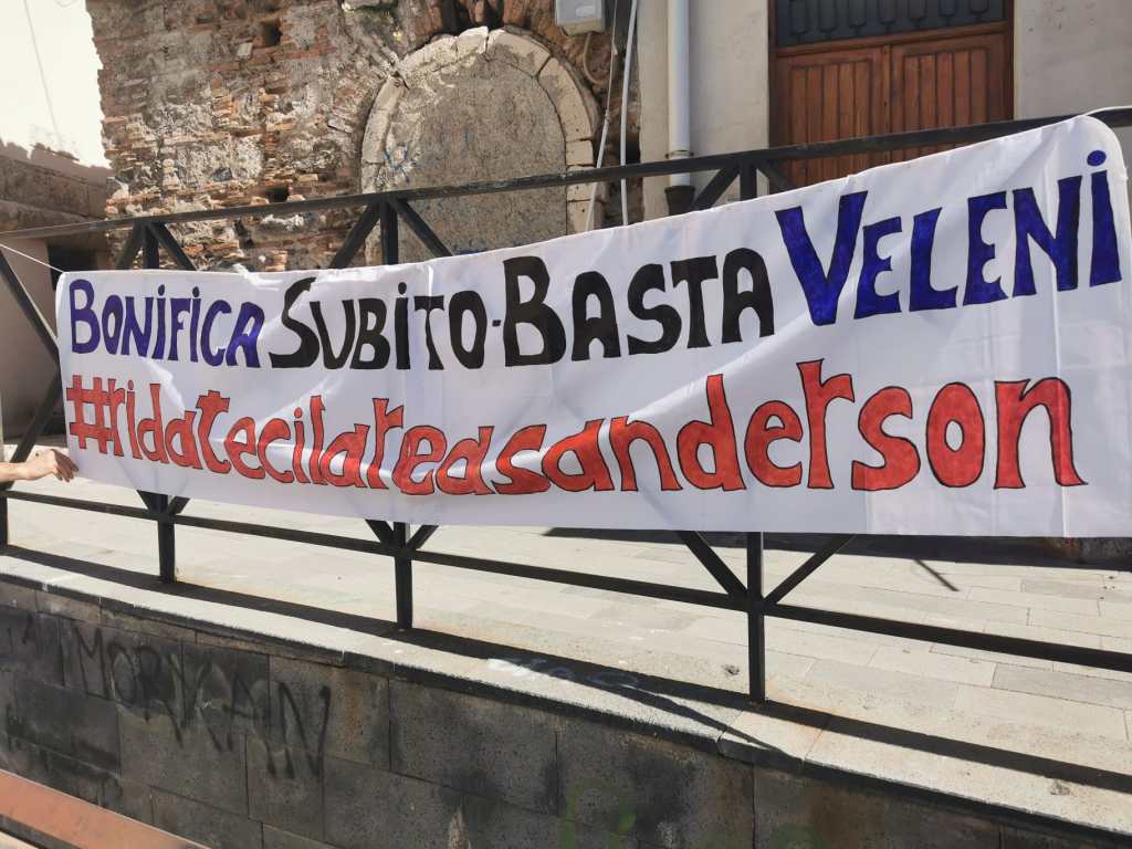 Manifestazione per ex Sanderson