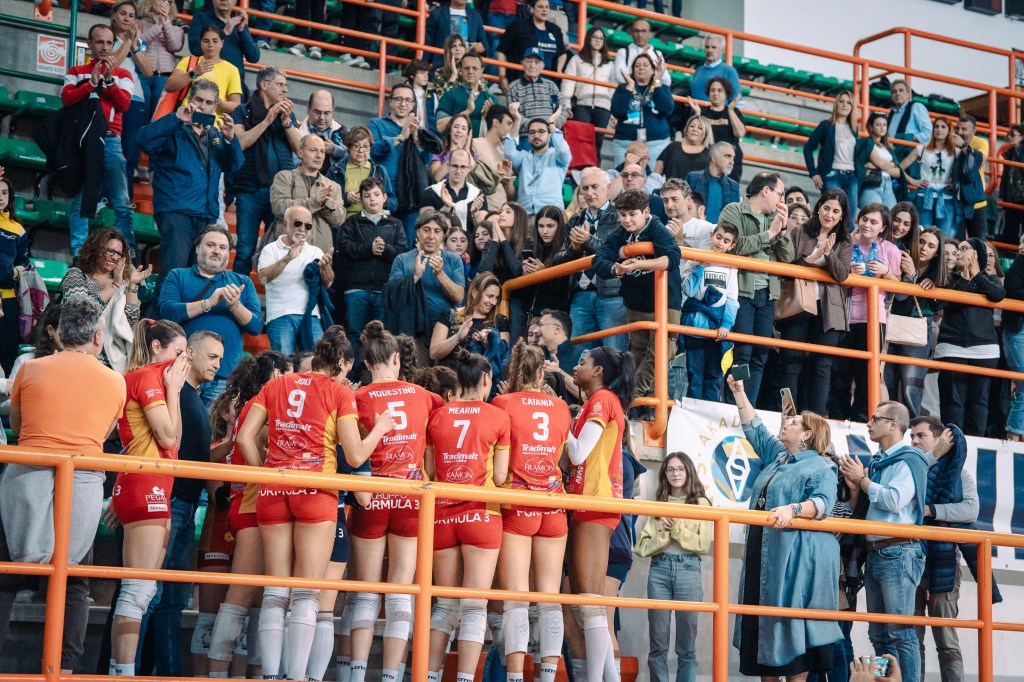 pubblico applausi ad akademia