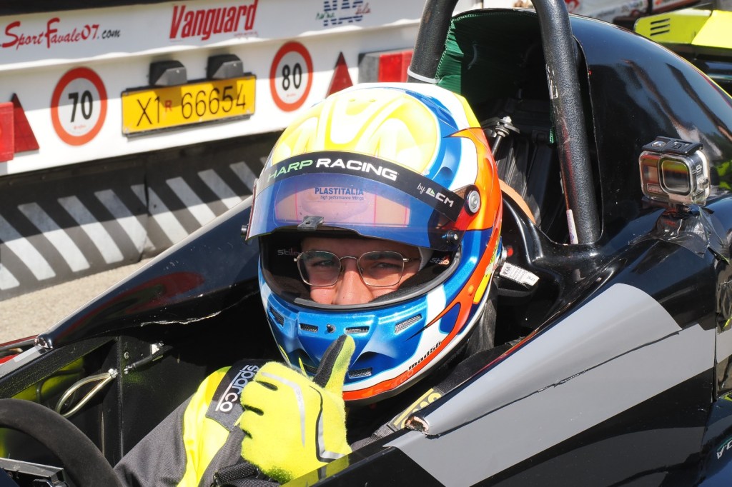 andrea campagna nell'abitacolo