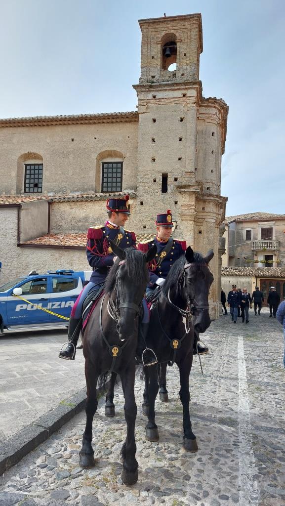 polizia a cavallo 