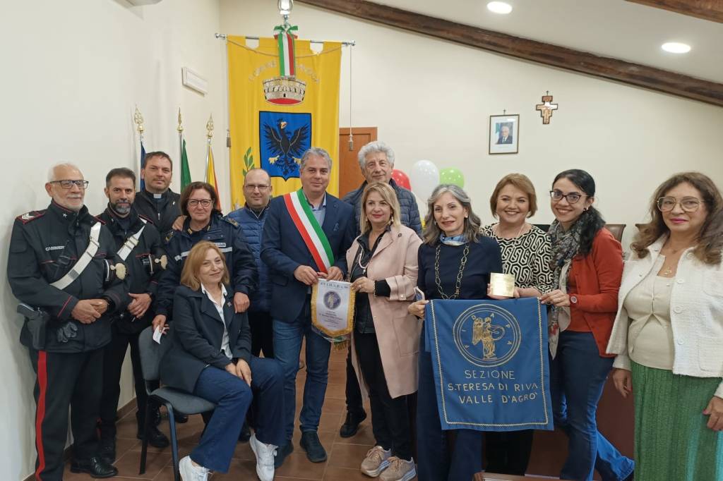 La cerimonia in municipio