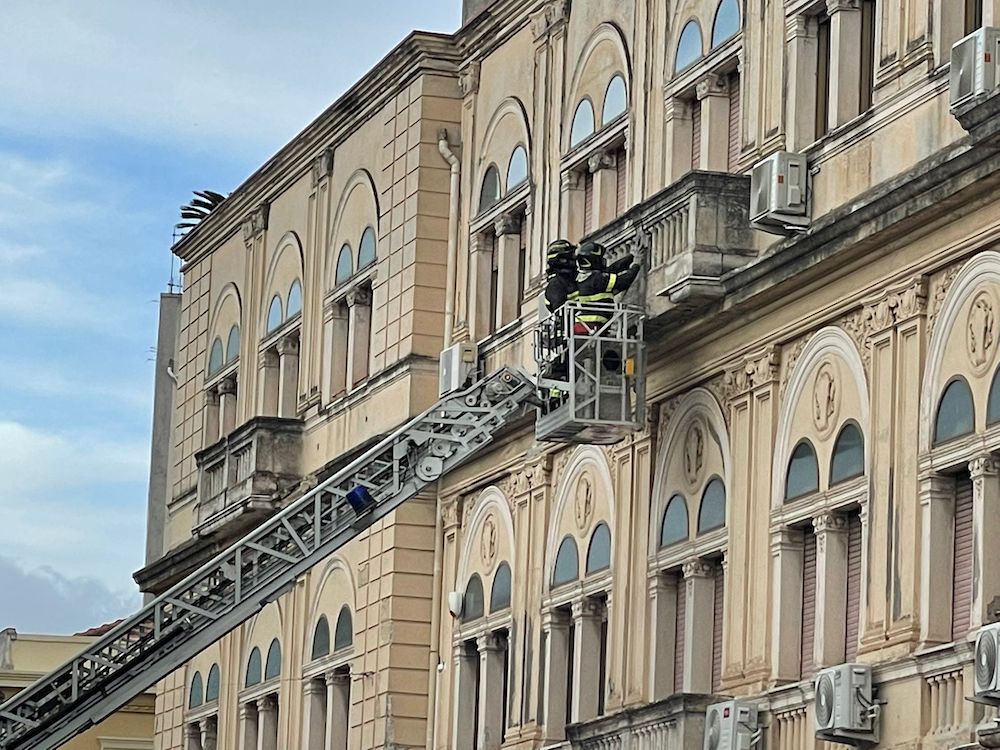 Via Placida l'intervento dei Vigili del Fuoco