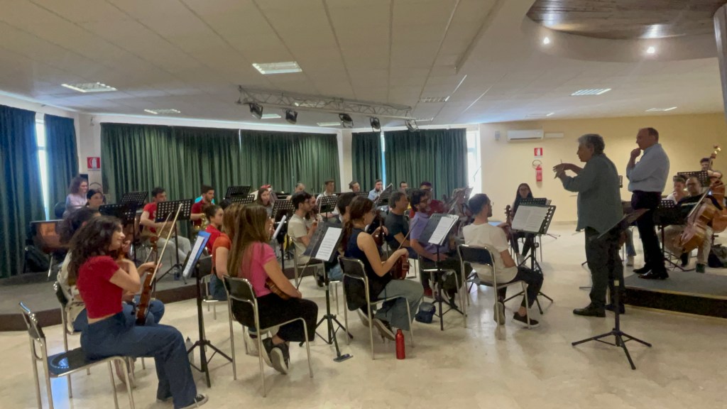 Orchestra del Conservatorio Corelli in prova
