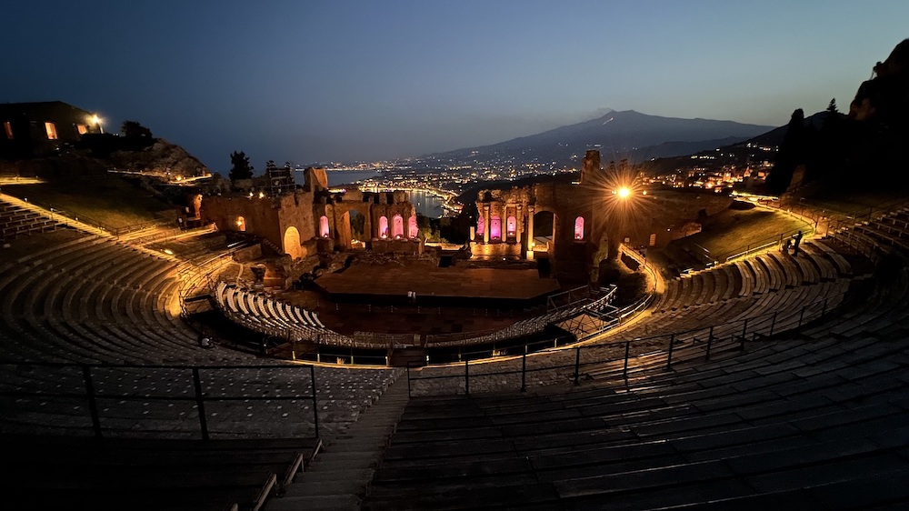 Teatro Antico di sera