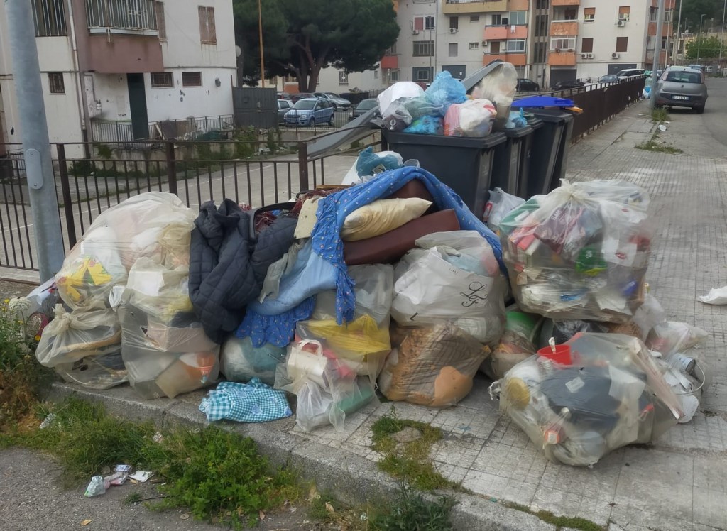 Villaggio Aldisio riifiuti