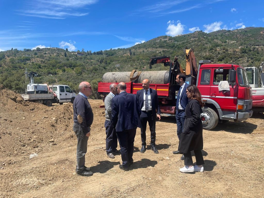 lavori acquedotto fiumefreddo