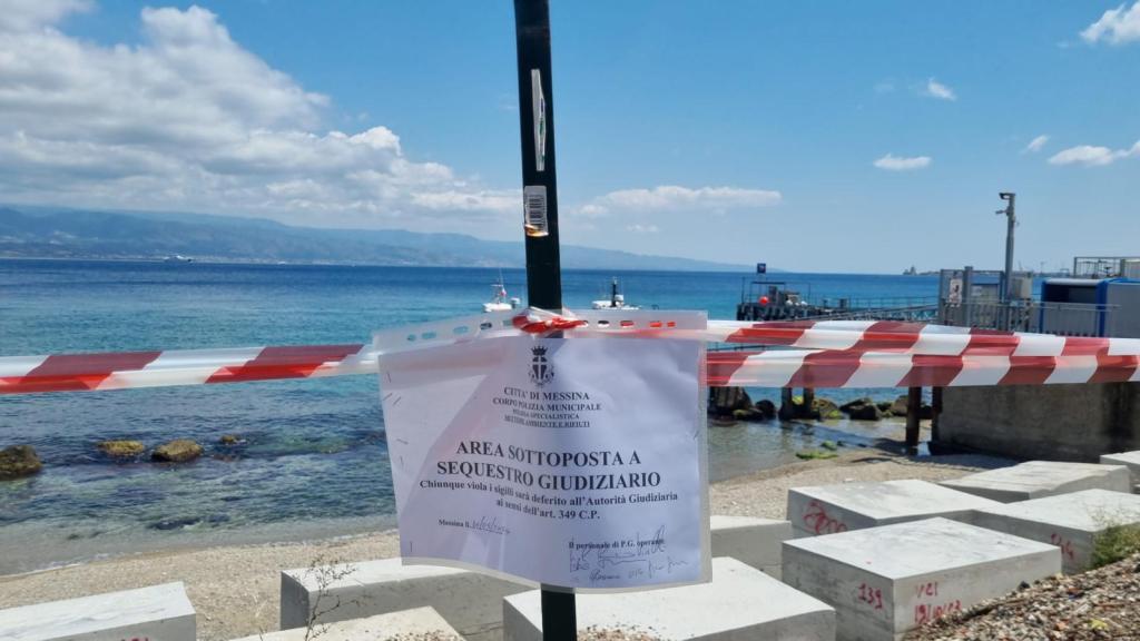 Area sequestrata cantiere parcheggio litoranea paradiso